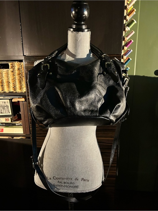 Danier Handbags - Danier Black Leather Shoulder Bag with Gold Hardware